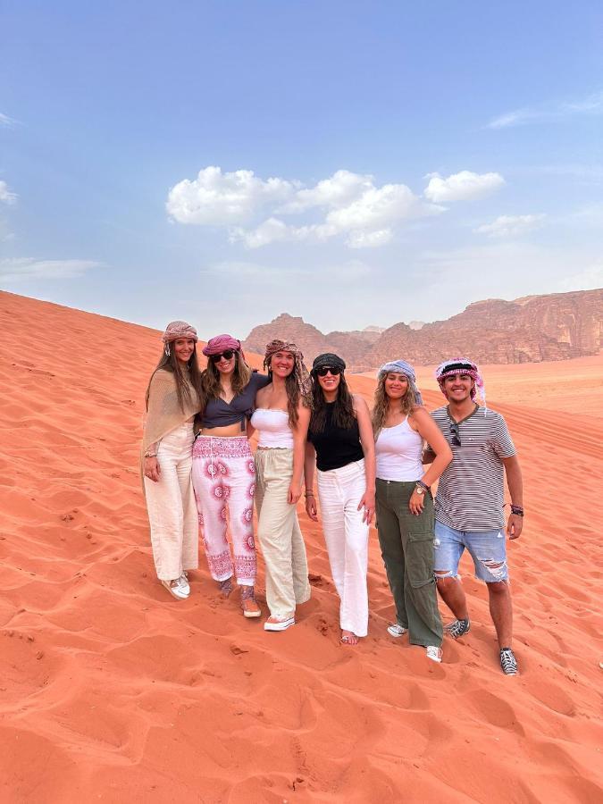 Апартаменты Saleem With Jeep Tour Вади-Рам Экстерьер фото