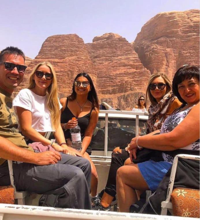 Апартаменты Saleem With Jeep Tour Вади-Рам Экстерьер фото