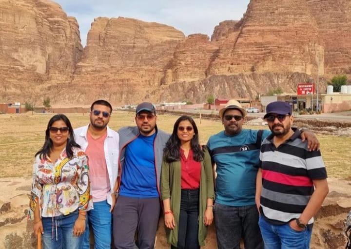 Апартаменты Saleem With Jeep Tour Вади-Рам Экстерьер фото